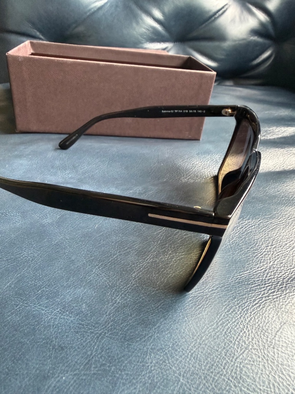 Tom Ford Sabrina-02 TF764 01B Black Oversized Sunglasses w/ Case & Box - Picture 3 of 8